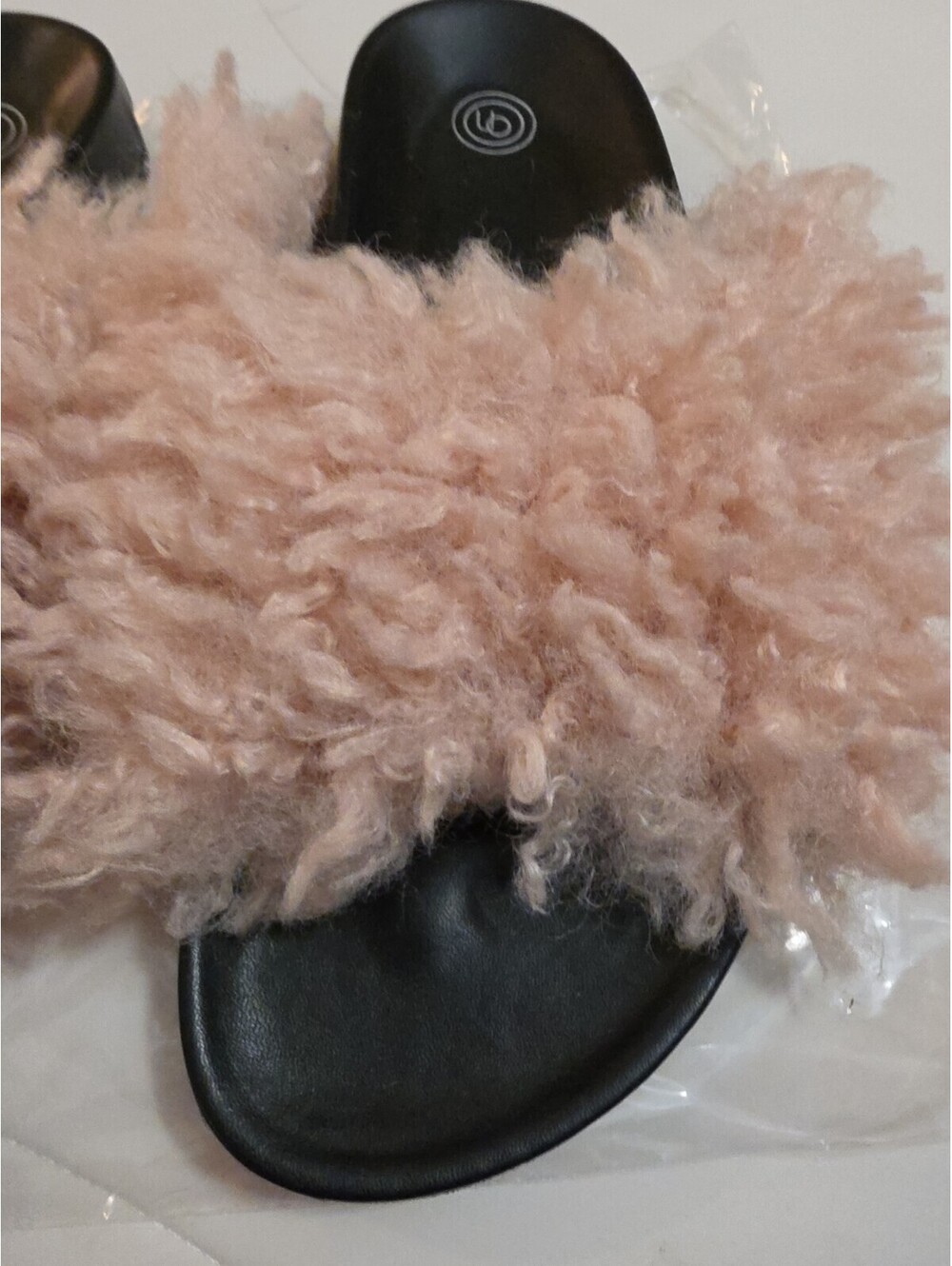 Urban Outfitters Winter Pink Faux Fur Warm Slipers Open Toe Size 8 - Picture 2 of 6